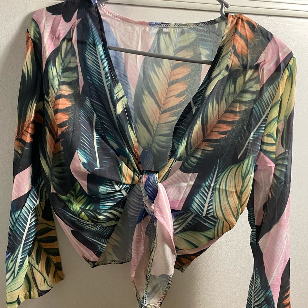 Front tie floral crop top